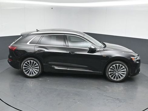 Used 2019 Audi e-tron Prestige w/ Prestige Package image 53