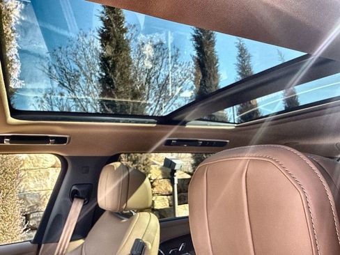 New 2026 Land Rover Range Rover Long Wheelbase SE image 19