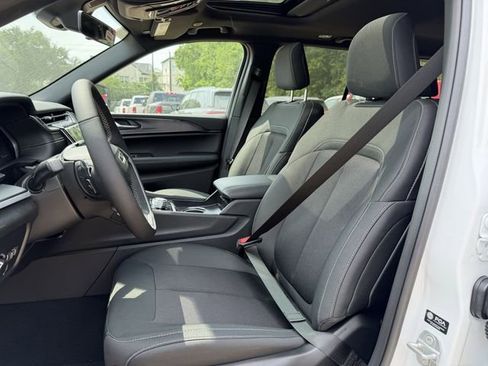 New 2026 Jeep Grand Cherokee Laredo X RWD image 14