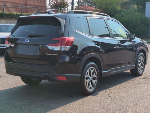 Used 2021 Subaru Forester Premium AWD/4WD image 2