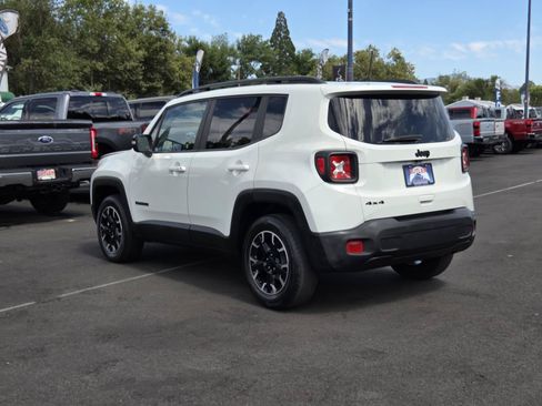 Used 2023 Jeep Renegade Latitude AWD/4WD image 7
