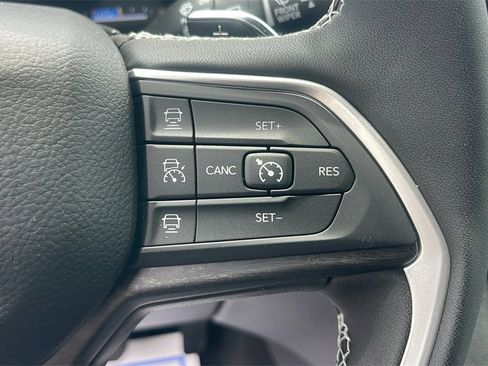 New 2025 Jeep Grand Cherokee Limited w/ Black Appearance Package image 23