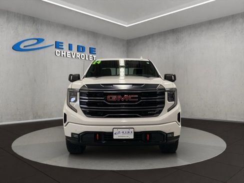 Used 2024 GMC Sierra 1500 AT4 w/ Technology Package image 9