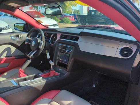 Used 2010 Ford Mustang GT Premium RWD image 38