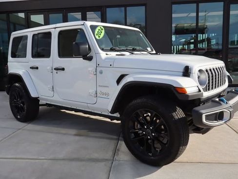 Used 2024 Jeep Wrangler Unlimited Sahara AWD/4WD image 1