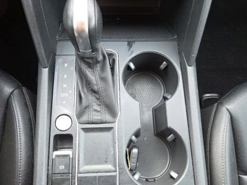 Used 2018 Volkswagen Atlas SE image 18