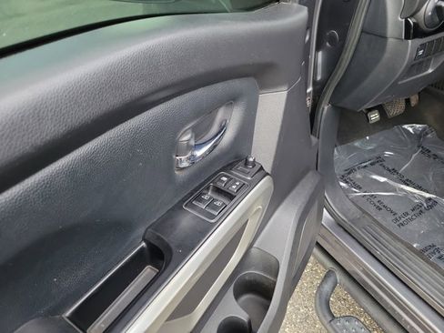 Used 2021 Nissan Titan SV w/ Accessory Utility Package RWD image 14