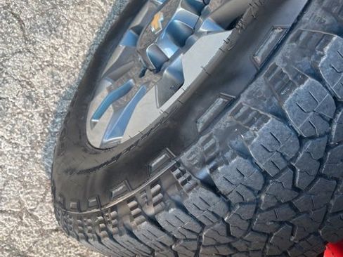 Used 2024 Chevrolet Silverado 2500 Custom w/ Custom Value Package image 8