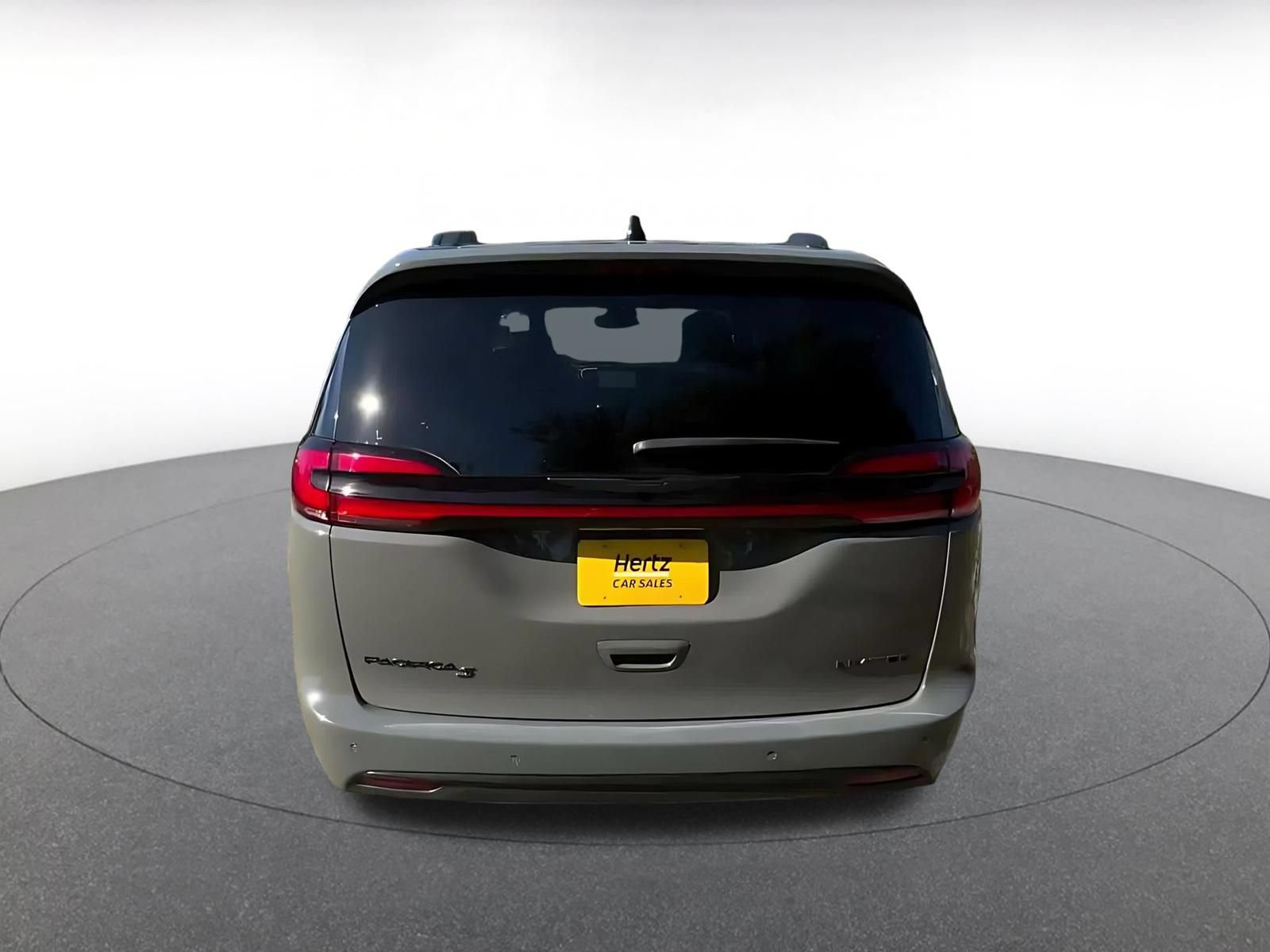 Used 2025 Chrysler Pacifica Limited FWD image 12