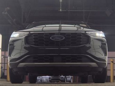 Used 2024 Ford Escape ST-Line w/ Tech Pack #1 image 3