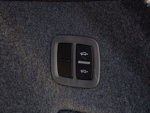 Certified 2024 Porsche Cayenne Coupe image 32