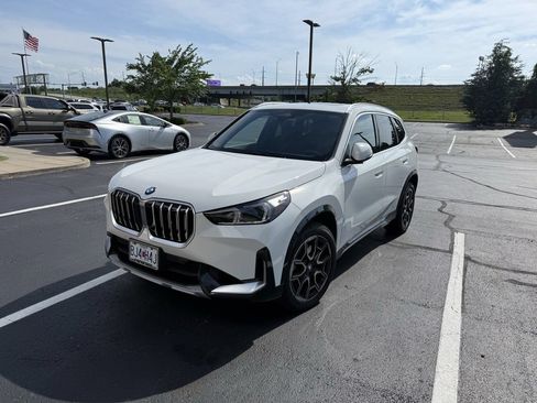 Used 2025 BMW X1 xDrive28i w/ Convenience Package AWD/4WD image 3