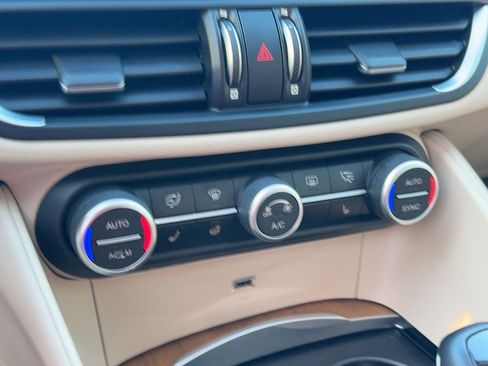 Used 2018 Alfa Romeo Giulia Ti w/ Quick Order Package 22X Lusso image 26