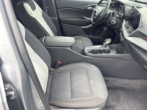 Certified 2024 Chevrolet Trax RS w/ Driver Confidence Package FWD image 25