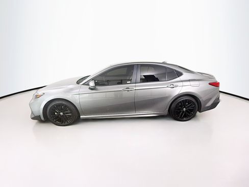 Used 2026 Toyota Camry SE FWD image 4