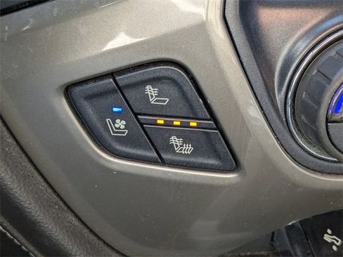 Used 2018 Chevrolet Silverado 1500 High Country image 22