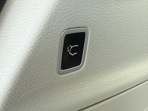 Certified 2017 Chrysler Pacifica Touring-L image 33