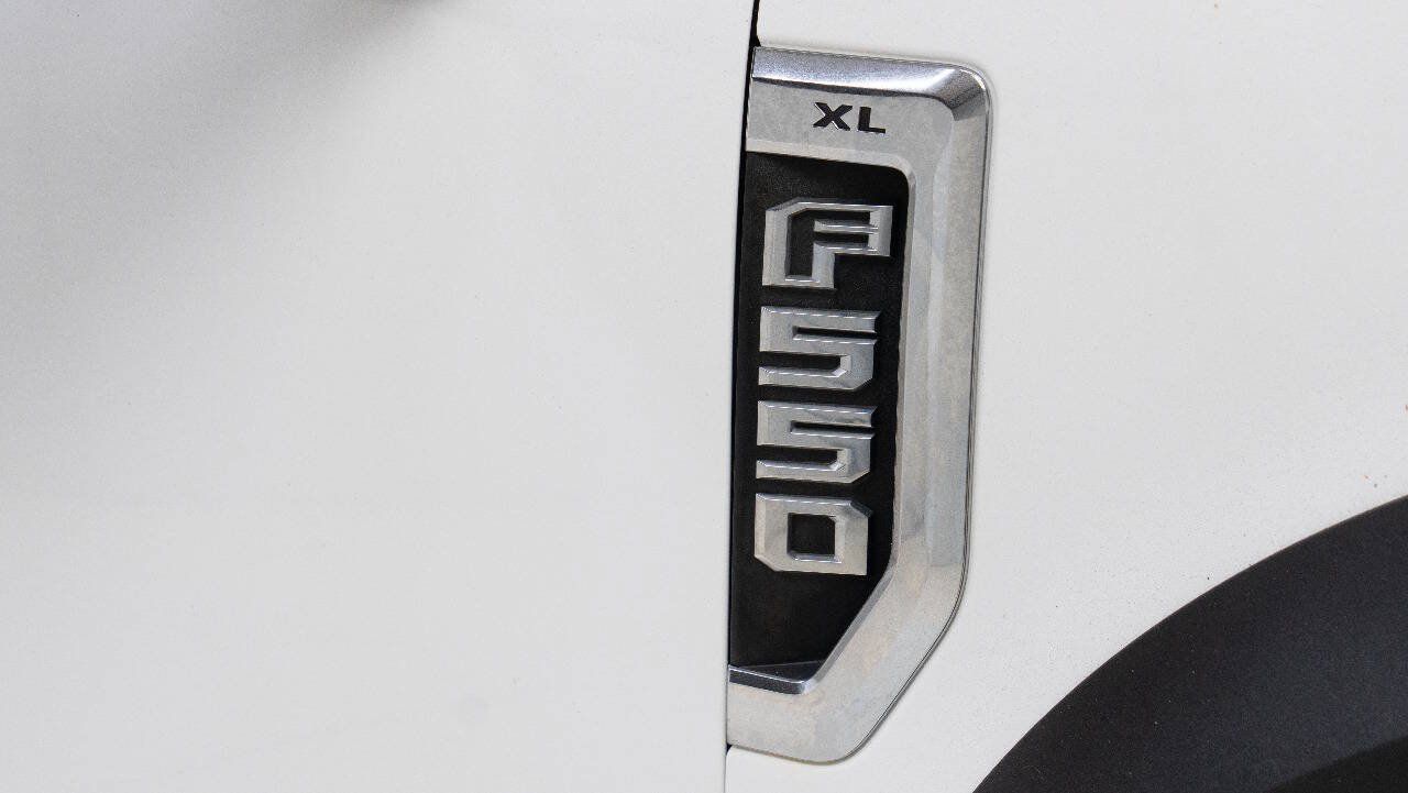Used 2018 Ford F550 4x4 Regular Cab Super Duty image 10
