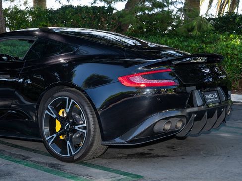 Used 2018 Aston Martin Vanquish S image 10