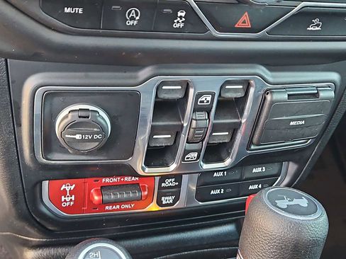 Used 2021 Jeep Wrangler Unlimited Rubicon w/ LED Lighting Group image 28