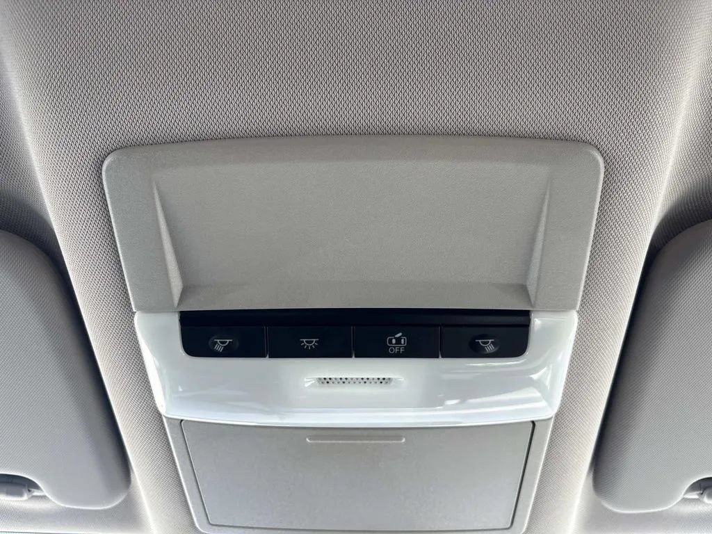 Used 2025 Nissan Rogue S FWD image 16