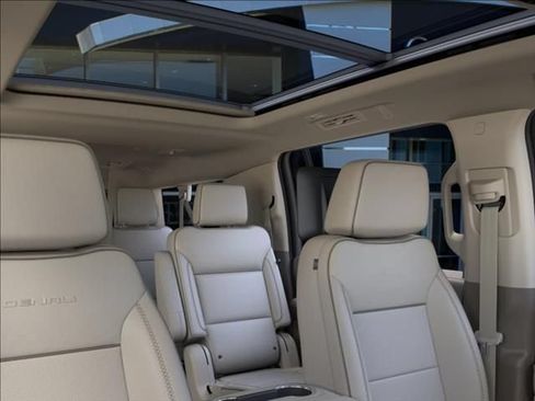 New 2026 GMC Yukon XL Denali w/ Denali Reserve Package AWD/4WD image 24
