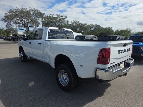 New 2026 RAM 3500 Big Horn AWD/4WD image 7