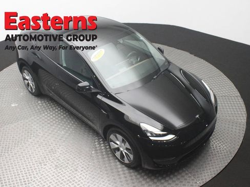 Used 2021 Tesla Model Y Long Range AWD/4WD image 3