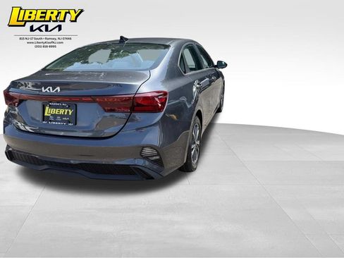 Used 2023 Kia Forte LXS FWD image 7