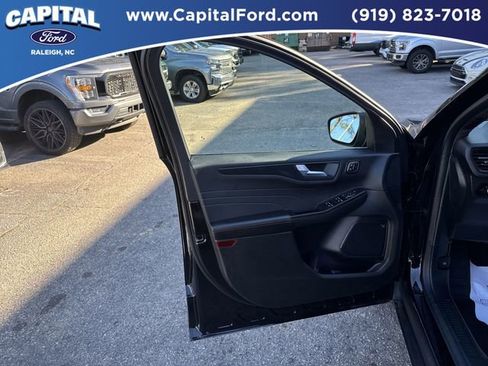 Used 2024 Ford Escape ST-Line Select w/ Tech Pack #2 image 19
