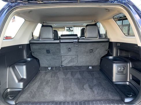 Used 2016 Toyota 4Runner SR5 Premium image 13