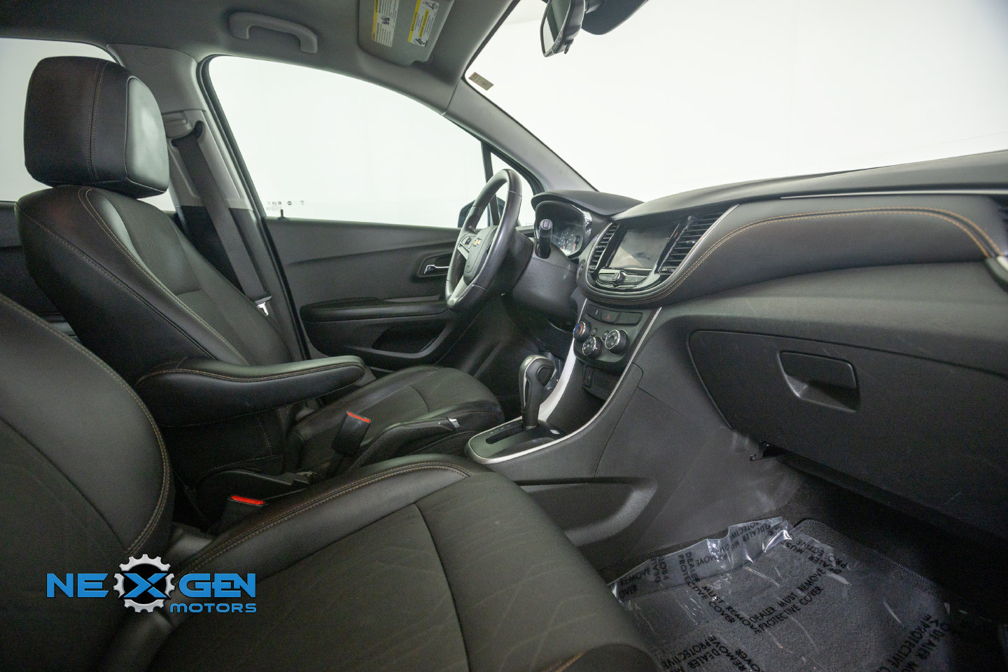 Used 2022 Chevrolet Trax LT w/ Midnight Edition AWD/4WD image 38