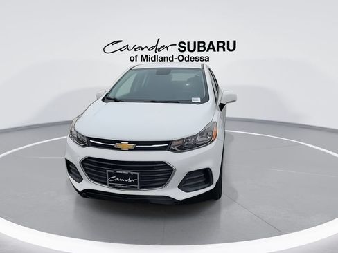 Used 2022 Chevrolet Trax LS w/ Tint and Cruise Package FWD image 3