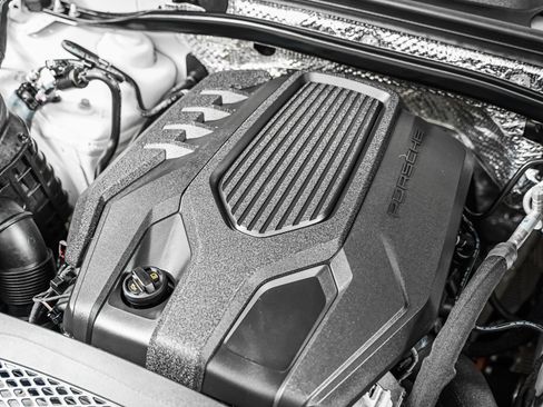 Used 2026 Porsche Macan AWD/4WD image 13