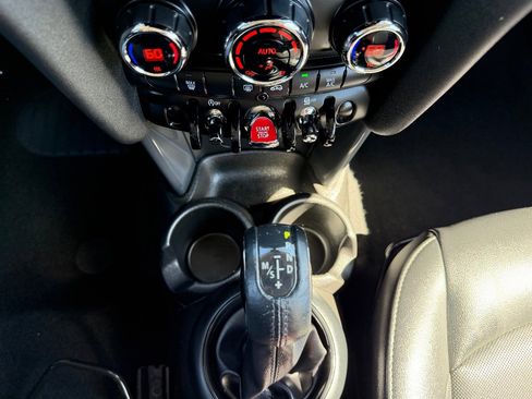 Used 2017 MINI Cooper 2-Door Hardtop image 19