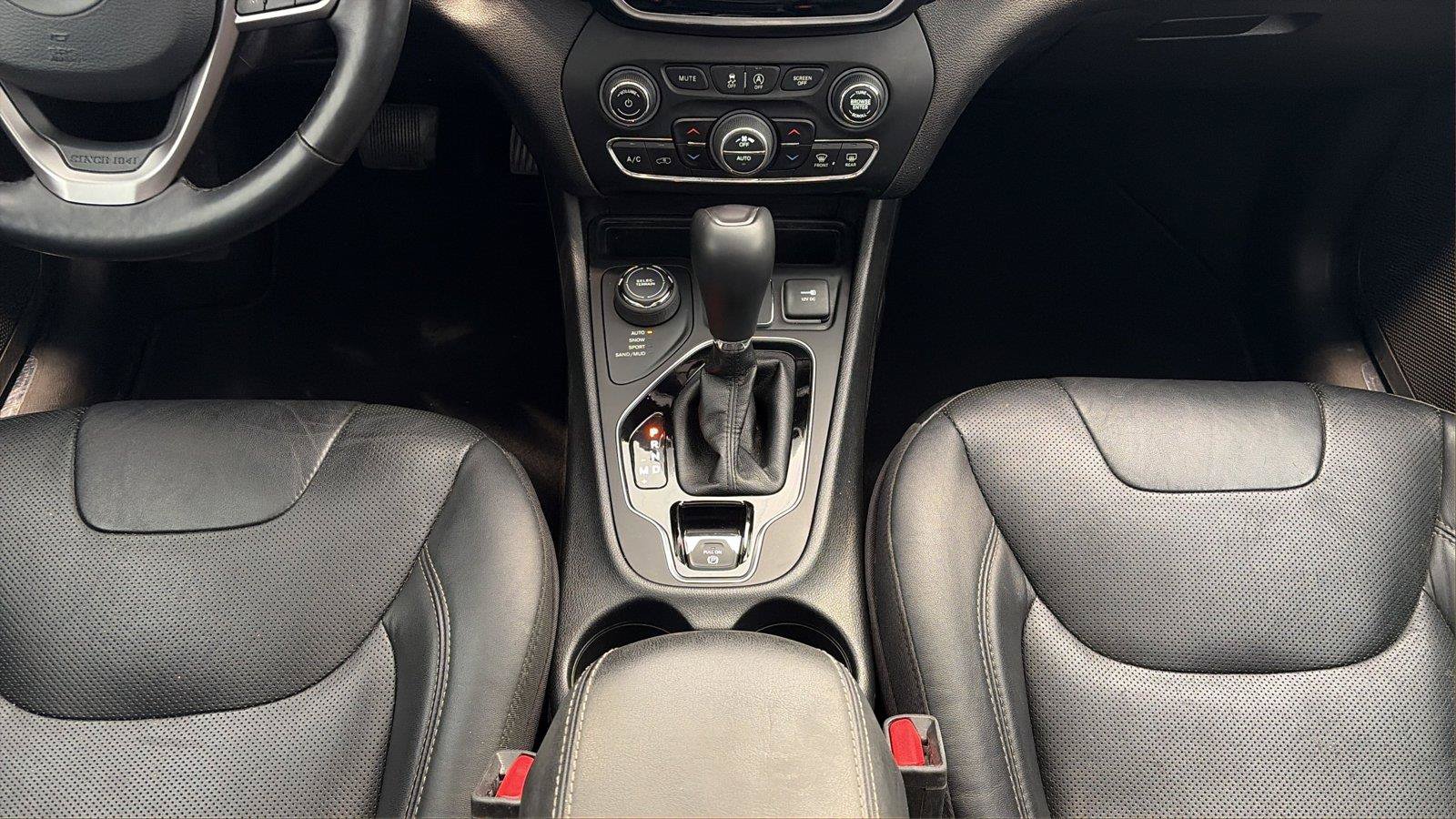 Used 2021 Jeep Cherokee Limited AWD/4WD image 23
