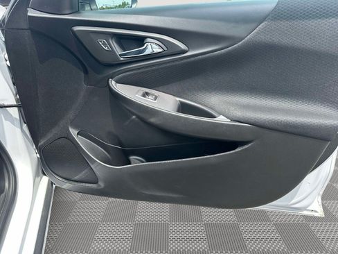 Used 2024 Chevrolet Malibu LS FWD image 23
