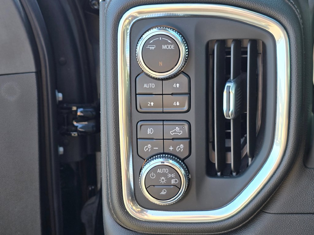 Used 2022 GMC Sierra 3500 Denali w/ Denali Ultimate Package AWD/4WD image 28
