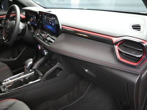 Used 2024 Chevrolet TrailBlazer RS w/ Driver Confidence Package FWD image 24