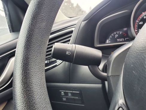 Used 2016 MAZDA MAZDA3 i Sport w/ Preferred Equipment Package image 21