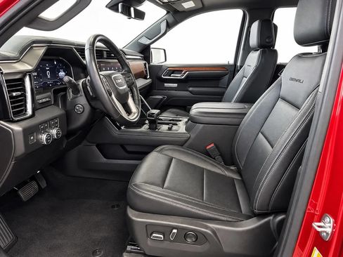 Used 2023 GMC Sierra 1500 Denali w/ Technology Package AWD/4WD image 9