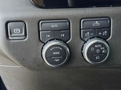 Used 2025 GMC Sierra 1500 Elevation AWD/4WD image 11