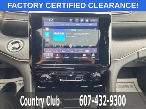 Used 2024 Jeep Grand Cherokee L Altitude AWD/4WD image 14