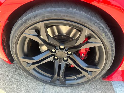 Used 2018 Chevrolet Camaro SS RWD image 3