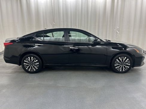 Used 2023 Nissan Altima 2.5 SV image 7