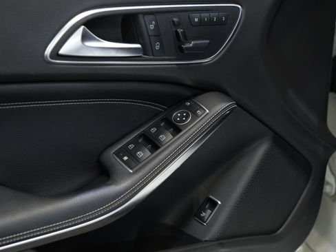 Used 2015 Mercedes-Benz CLA 250 image 22