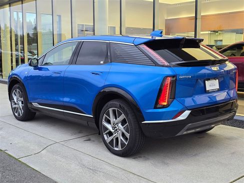 New 2026 Cadillac Optiq Luxury 1 image 3
