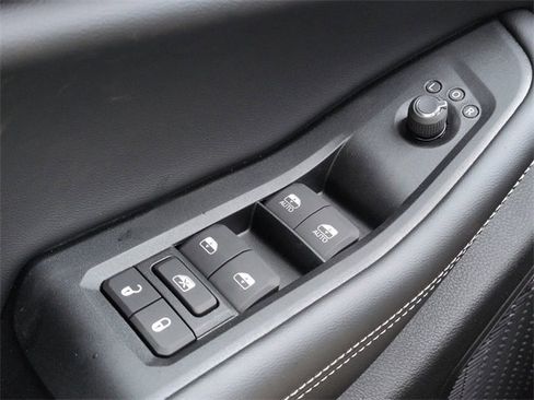 New 2025 Jeep Grand Cherokee Altitude image 23