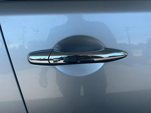 Used 2019 Nissan Armada SL w/ Premium Package AWD/4WD image 4