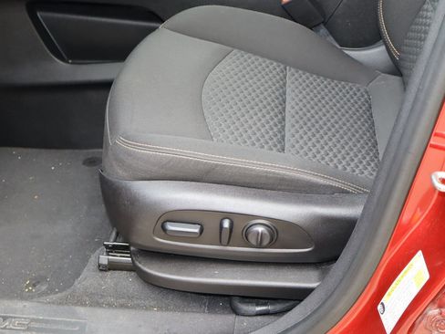 Used 2018 GMC Terrain SLE w/ Driver Convenience Package FWD image 18